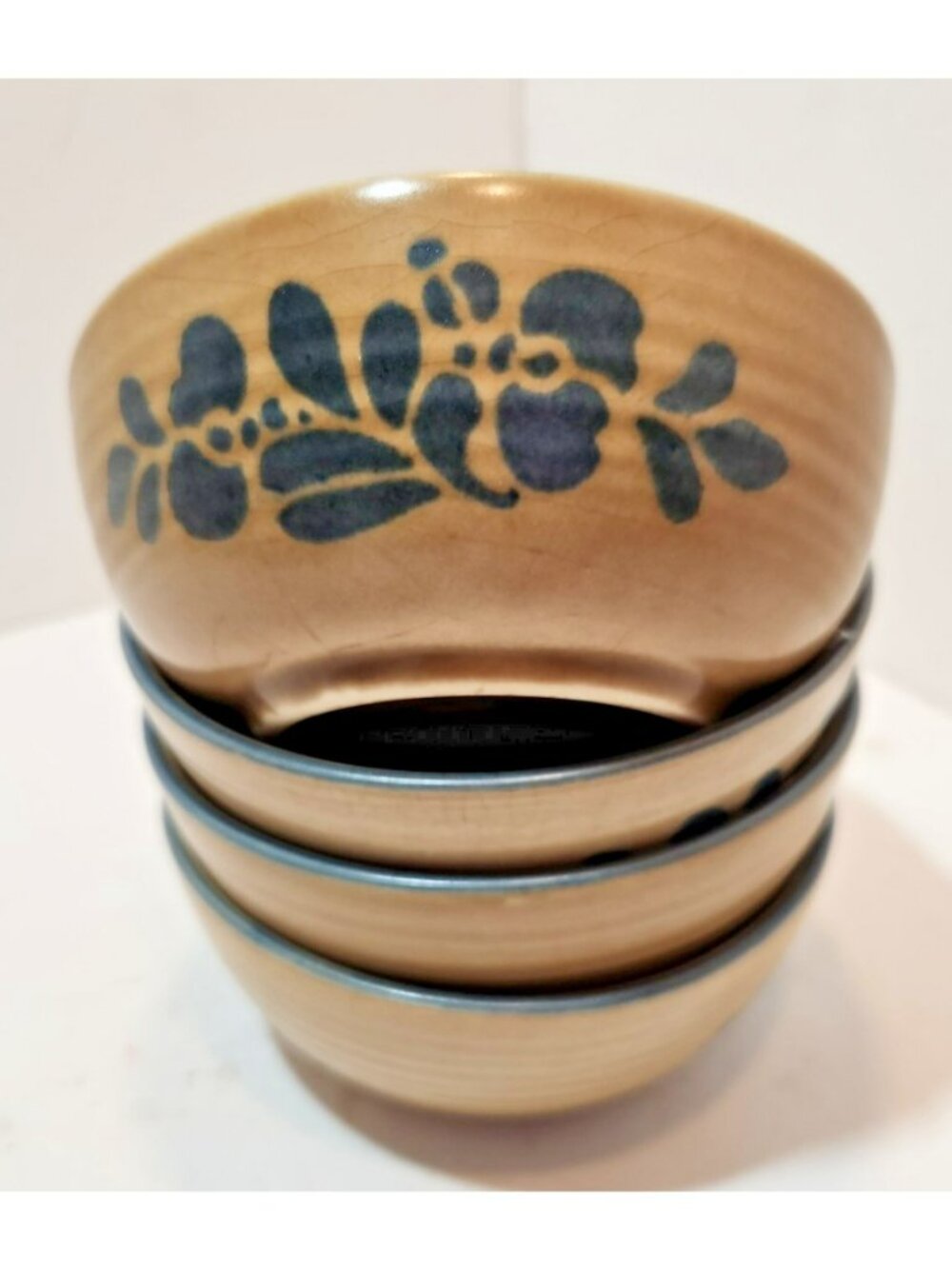 Vtg Pfaltzgraff Folk Art Soup/Cereal Bowls #009 Set of 4 Castle USA Tan & Blue